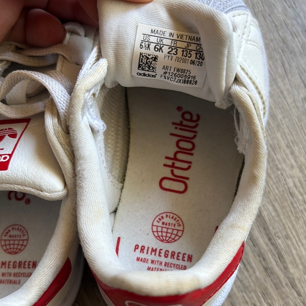 Adidas Cream Sneakers Classic Shell Toe Design - Picture 4 of 4